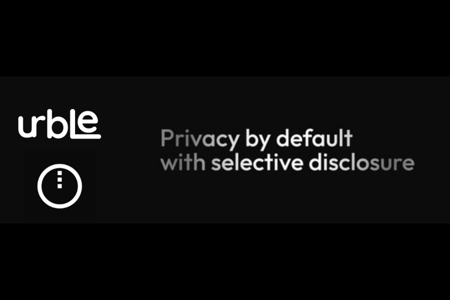 Abstrakte Illustration eines Midnight-Privatsphäreschilds, das Ersparnisse on-chain schützt